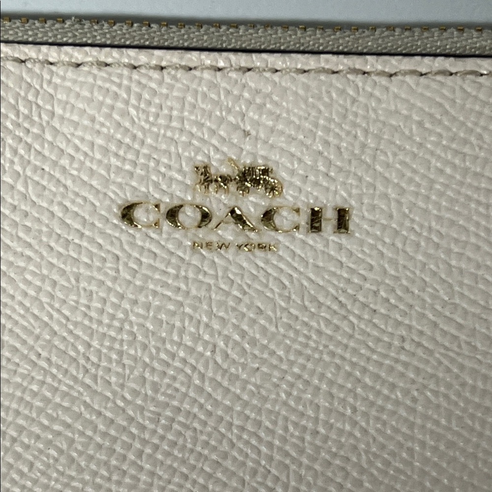 Coach New York Cream Wristlet - Picture 2 of 5